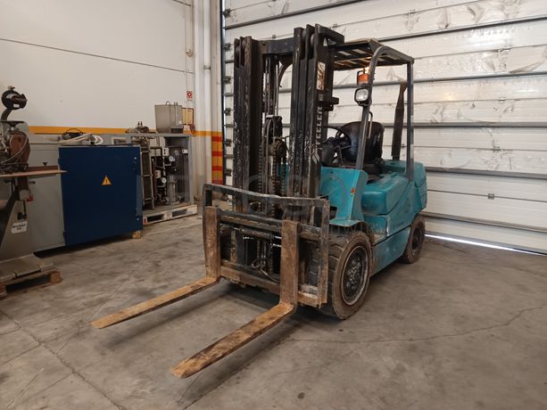 Empilhador Feeler FD30 · Ano 2019