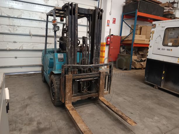 Empilhador Feeler FD30 · Ano 2019