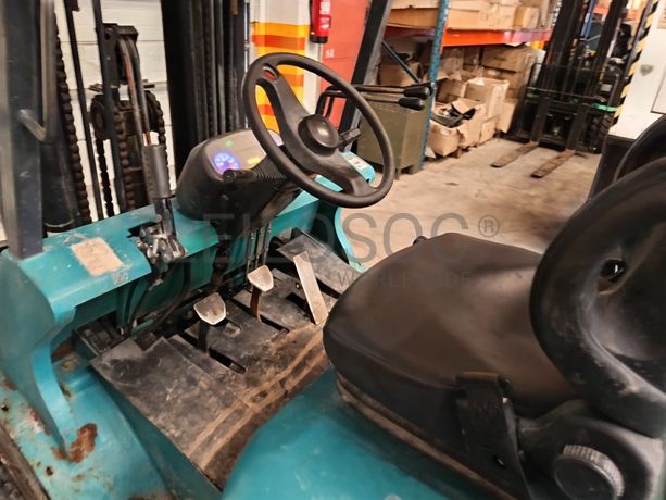 Empilhador Feeler FD30 · Ano 2019