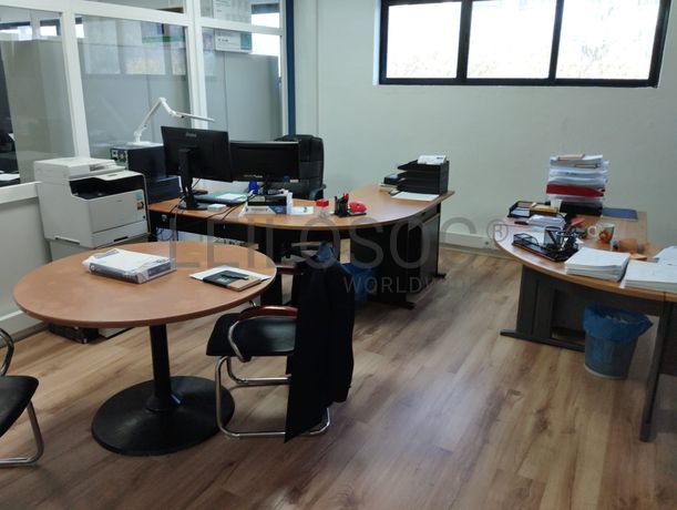 Equipamentos de Escritório, Informática e Apoio Operacional