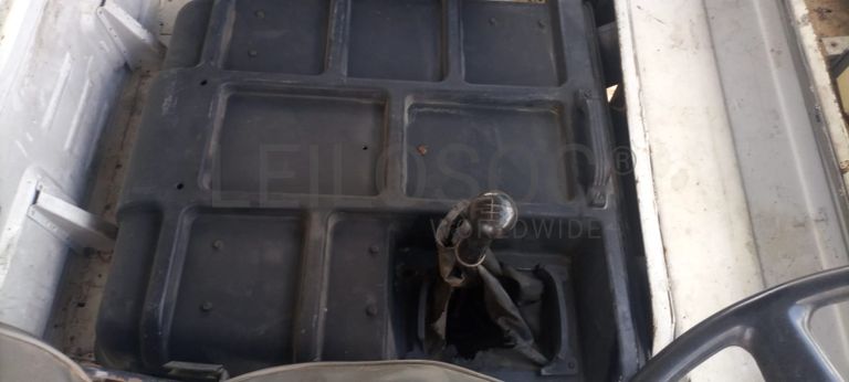 Camião Tata LPK2516138