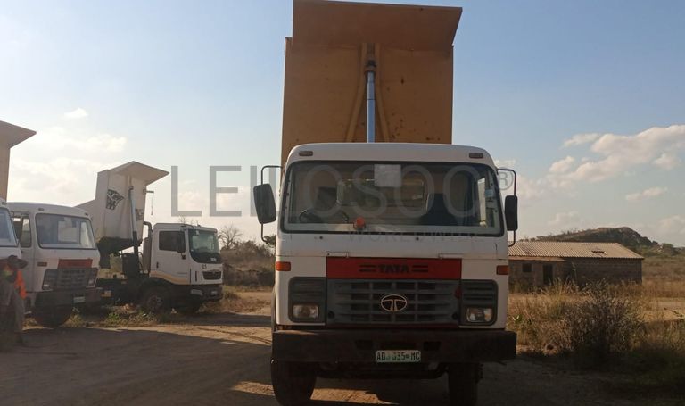 Camião Tata LPK2516130