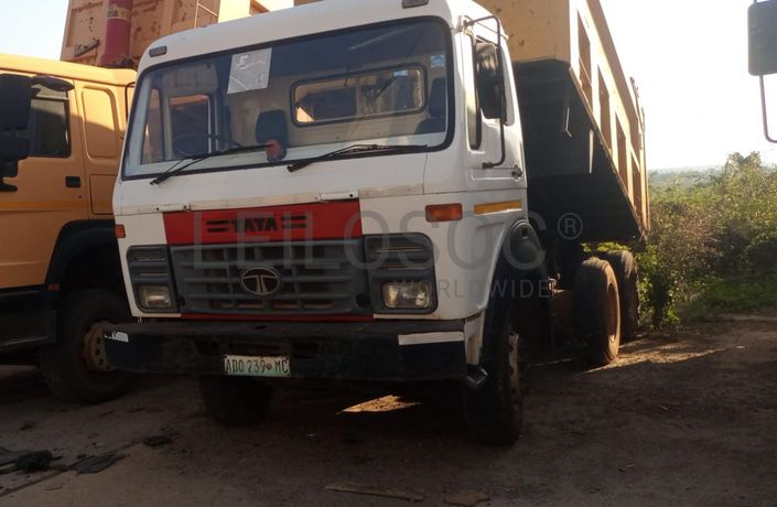 Camião Tata 2516/38