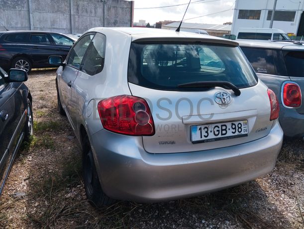 Toyota Auris 1.4 D-4D · Ano 2008