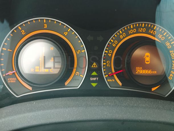 Toyota Auris 1.4 D-4D · Ano 2008