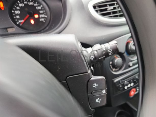 Renault Clio 1.5 dCi · Ano 2012