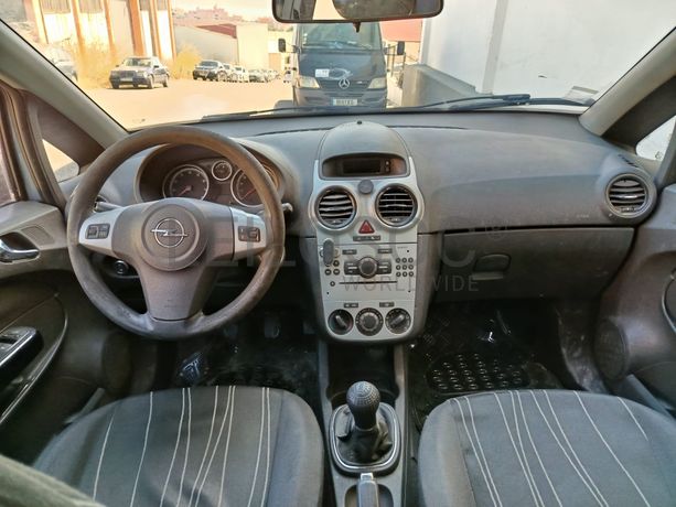 Opel Corsa · Ano 2010