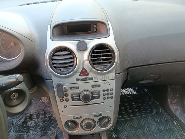 Opel Corsa · Ano 2010