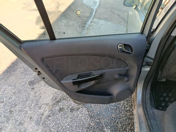 Opel Corsa · Ano 2010