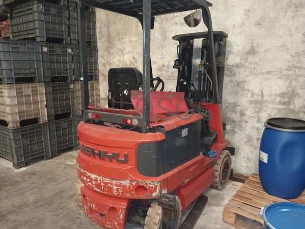 Empilhador Elétrico