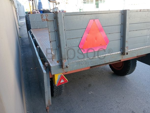 Trator e Reboque Agrícola