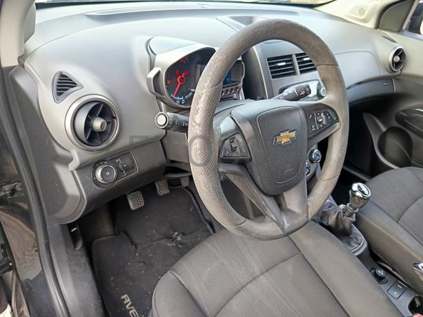 Chevrolet Aveo · Ano 2013