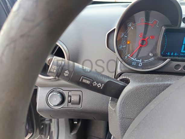 Chevrolet Aveo · Ano 2013