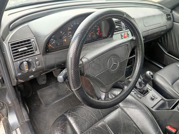 Mercedes-Benz C250 · Ano 1997