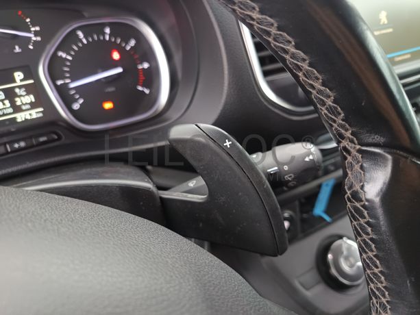 Peugeot Expert Traveller · 8 Lugares · Ano 2018