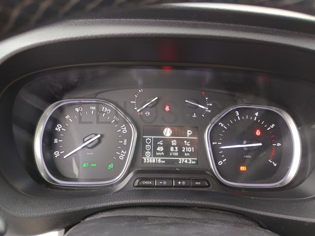 Peugeot Expert Traveller · 8 Lugares · Ano 2018