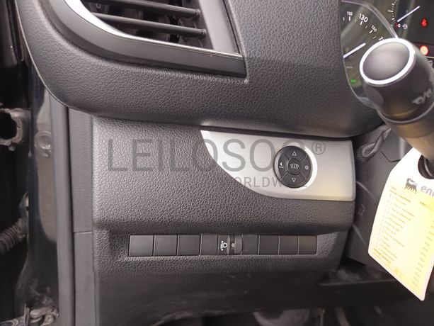 Peugeot Expert Traveller · 8 Lugares · Ano 2018