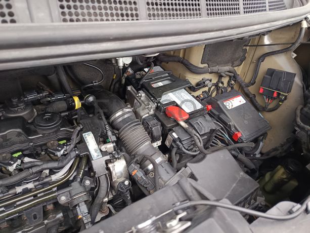 Peugeot Expert Traveller · 8 Lugares · Ano 2018