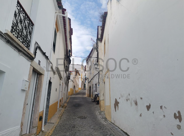 Moradia em Ruínas · Elvas