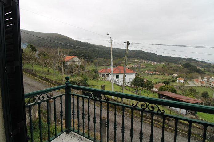 Proporção de 1/2 de Moradia V2 · Melgaço, Viana do Castelo