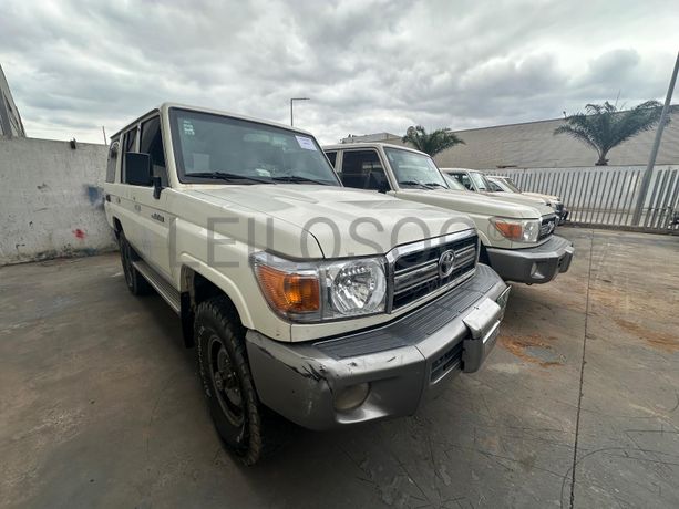 TOYOTA LAND CRUISER