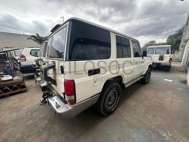 TOYOTA LAND CRUISER