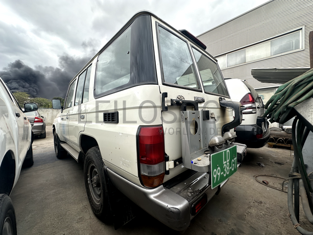 TOYOTA LAND CRUISER