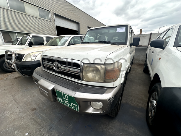 TOYOTA LAND CRUISER