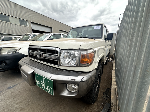 TOYOTA LAND CRUISER