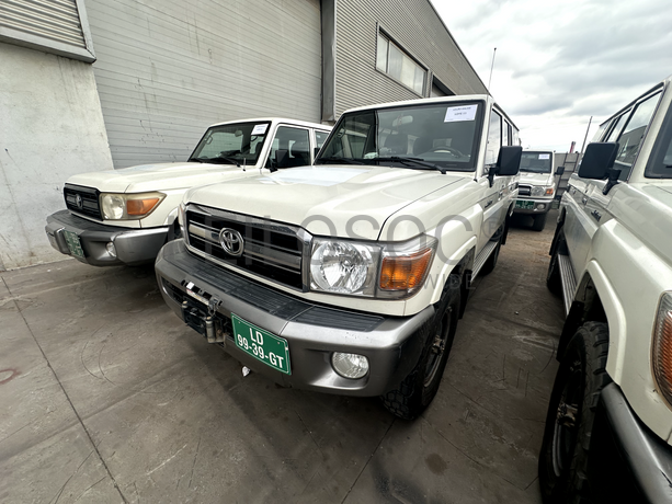 TOYOTA LAND CRUISER