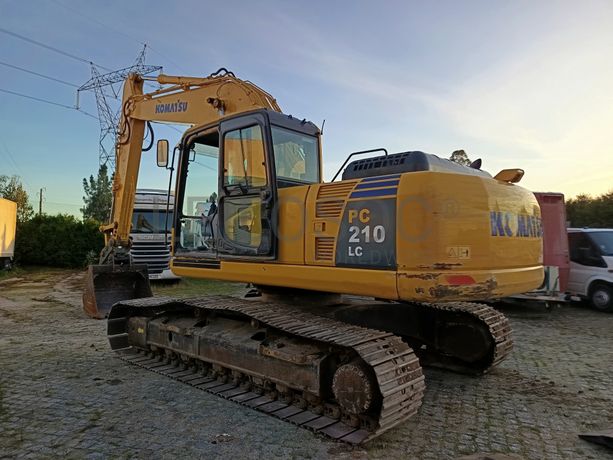 Giratória de Rastos Komatsu PC 210 LC-8 · Ano 2007