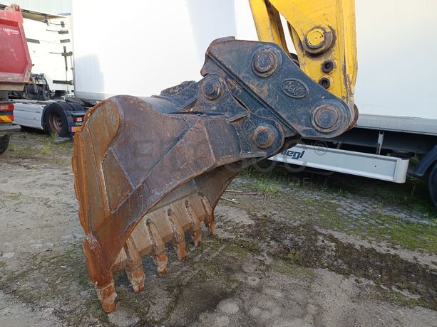 Giratória de Rastos Komatsu PC 210 LC-8 · Ano 2007