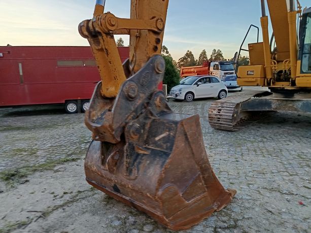 Giratória de Rastos Komatsu PC 210 LC-8 · Ano 2007