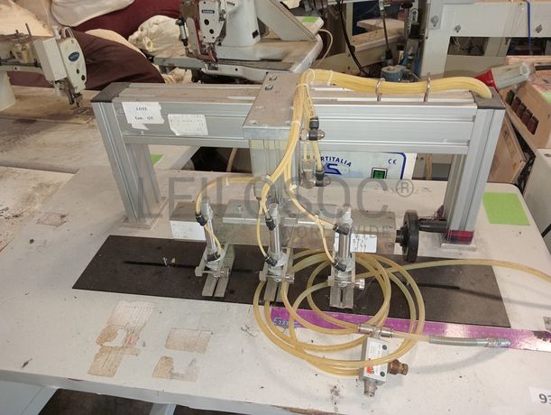 Máquinas de Ponto Corrido · Pregar Botões · Agulhas · Colarinhos