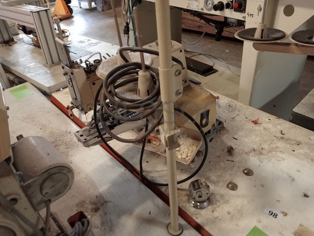 Máquinas de Ponto Corrido · Pregar Botões · Agulhas · Colarinhos