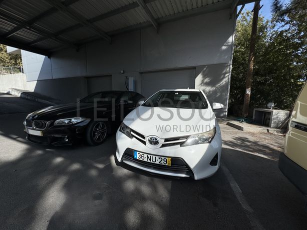 Toyota Auris · Ano 2013