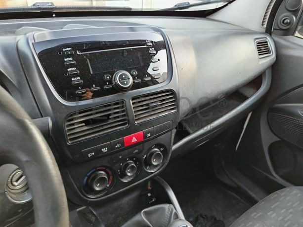 Opel Combo · Ano 2017