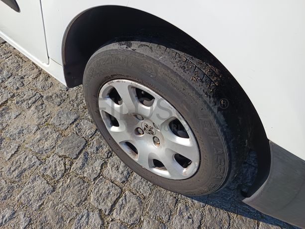 Peugeot Partner · Ano 2013