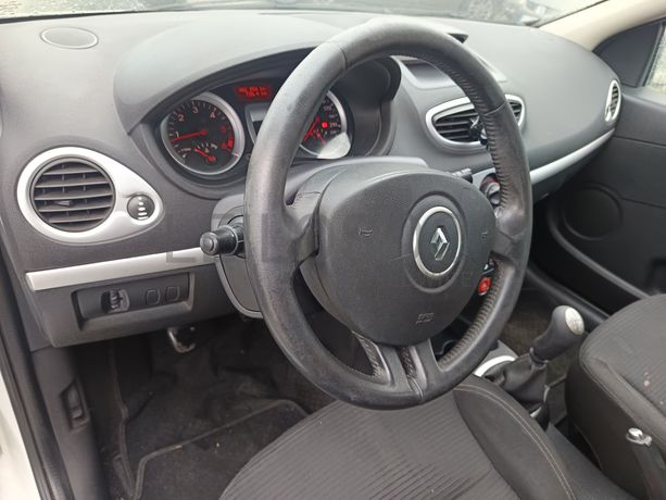 Renault Clio · Ano 2012