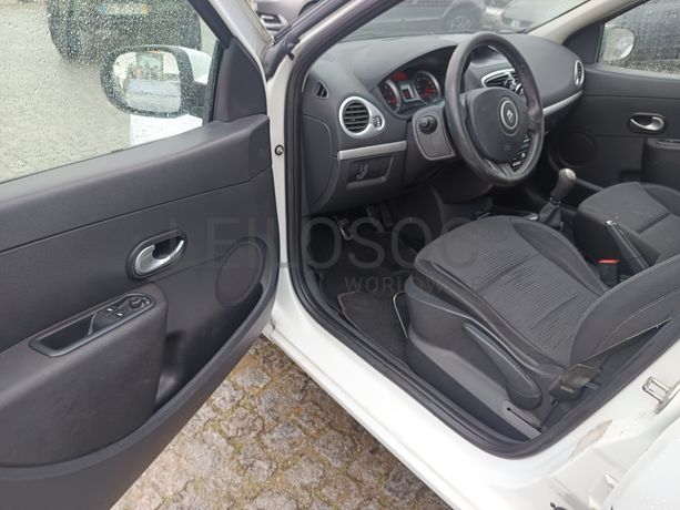 Renault Clio · Ano 2012