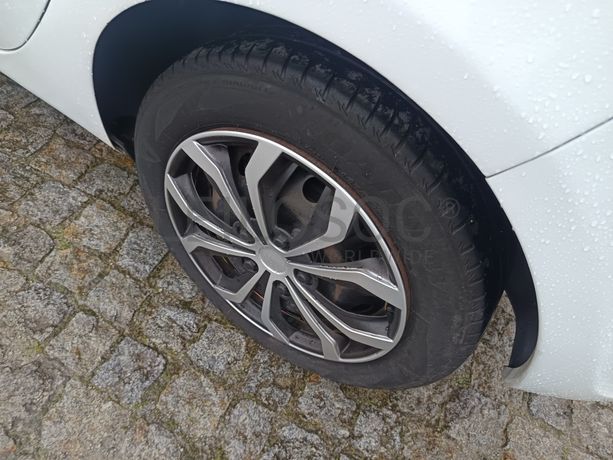 Renault Clio · Ano 2012