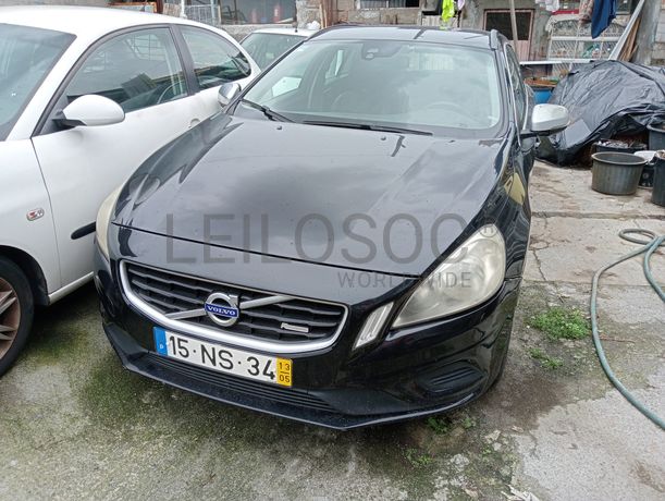 Volvo V60 D4 · Ano 2013