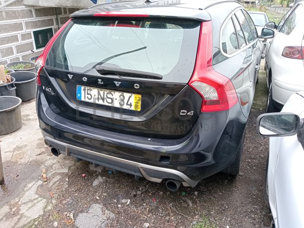 Volvo V60 D4 · Ano 2013