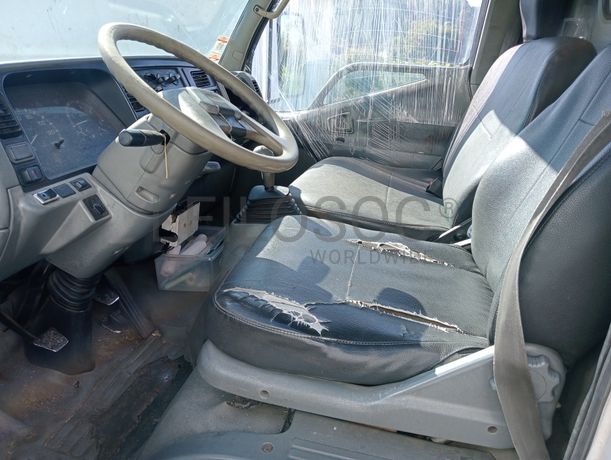 Mitsubishi Canter · Ano 2000