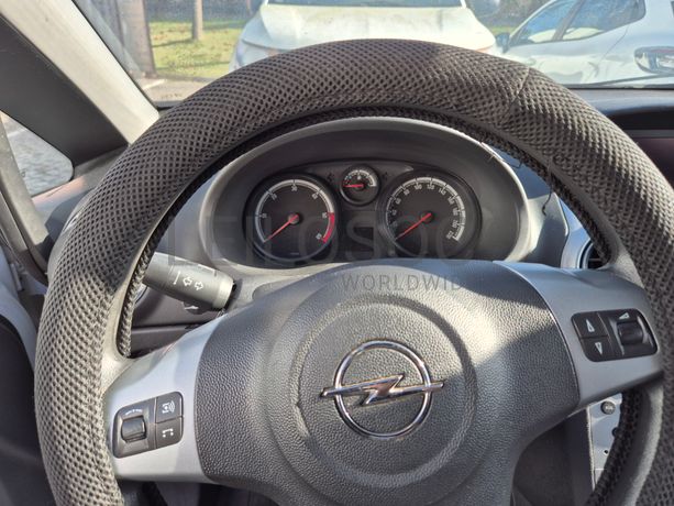 Opel Corsa · Ano 2015