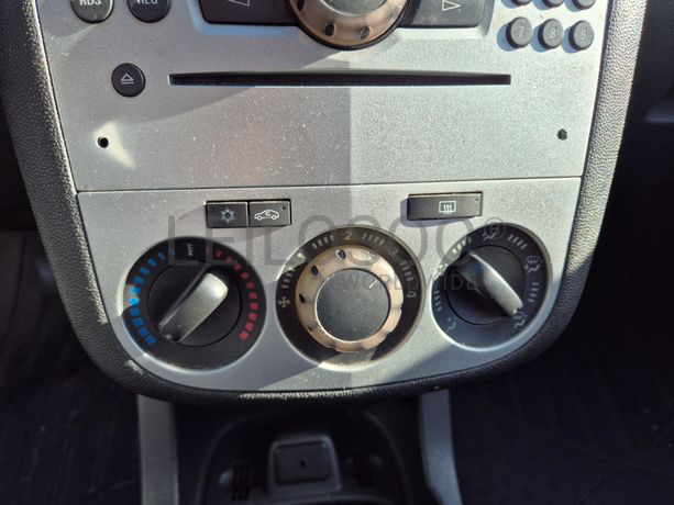 Opel Corsa · Ano 2015