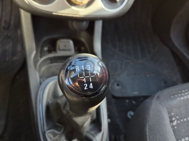 Opel Corsa · Ano 2015