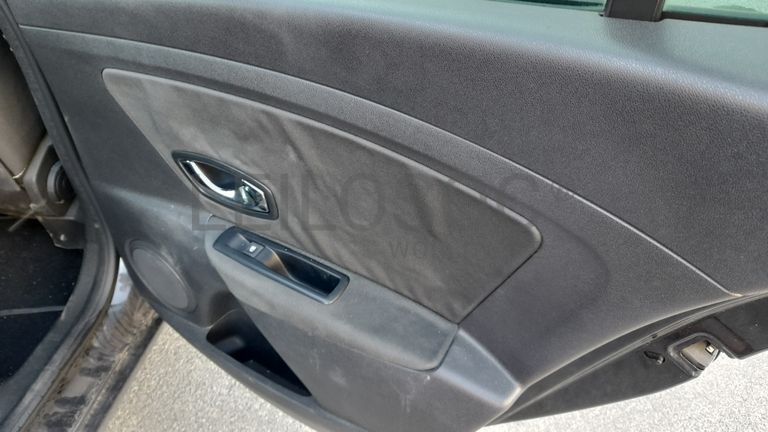 Megane Sport Tourer 1.5 DCi · Ano 2015