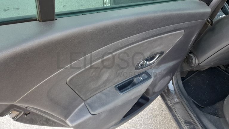 Megane Sport Tourer 1.5 DCi · Ano 2015