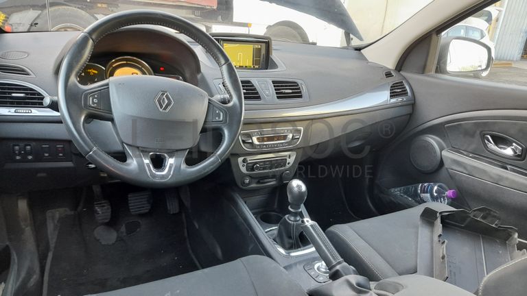 Megane Sport Tourer 1.5 DCi · Ano 2015